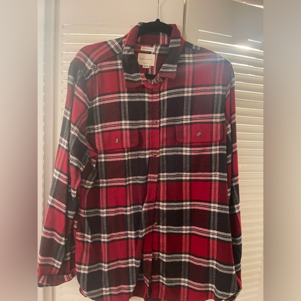 American Eagle Plaid button down shirt size XL. Excellent condition,